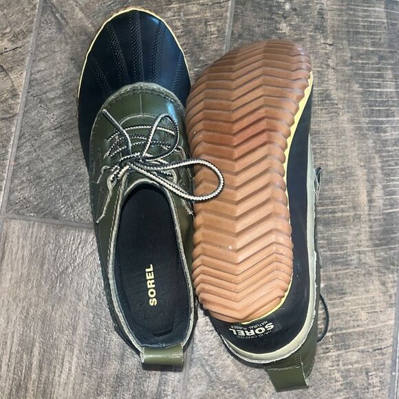 Sorel green and black duck boots in excellent condition - Picture 4 of 4